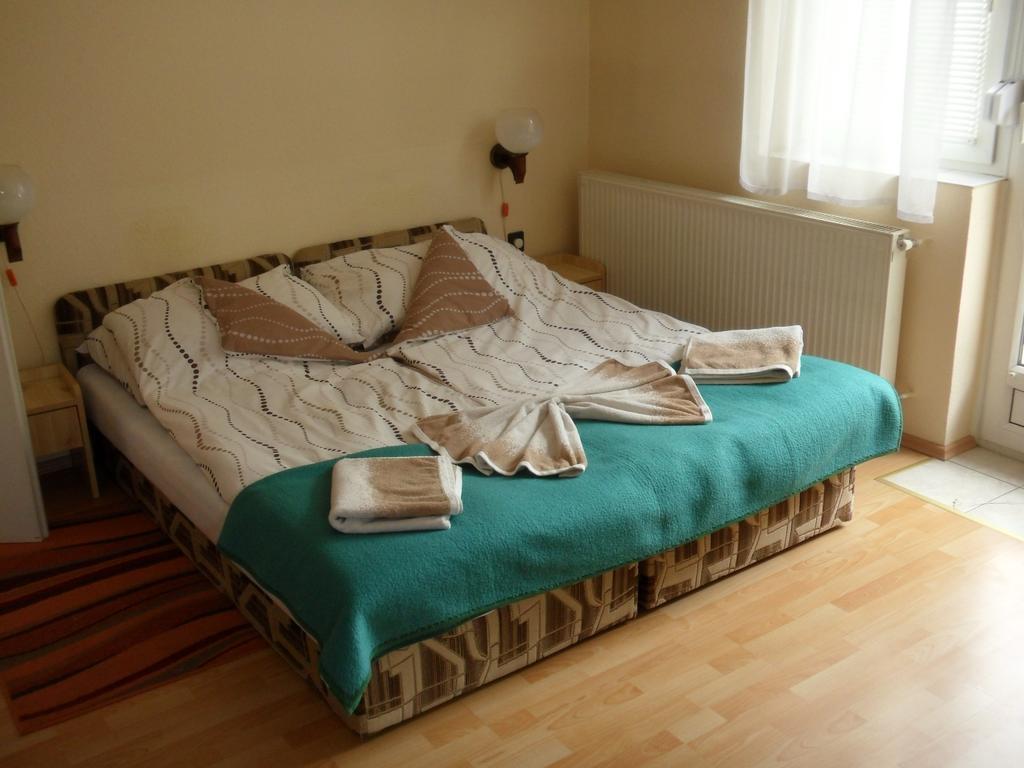 Friends Villa Apartments Hévíz Δωμάτιο φωτογραφία